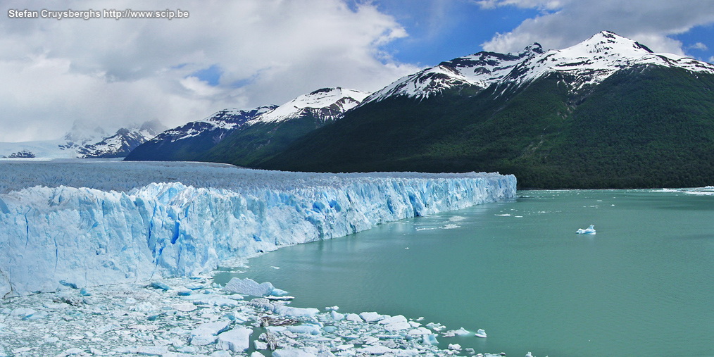 Perito Moreno De Perito Moreno gletsjer is een wereldberoemde gletsjer in het Los Glaciares National Park in Argentinië. Het is een van de meest belangrijke toeristische trekpleisters van Argentijns Patagonië. Perito Moreno is ongeveer 5 km breed, heeft een gemiddelde hoogte van 60 meter en groeit ongeveer 1 tot 2 meter per dag aan. Stefan Cruysberghs